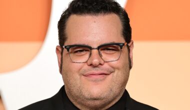 Josh Gad Cast in Margot Robbie, Bradley Cooper's 'Ocean's 11' Prequel