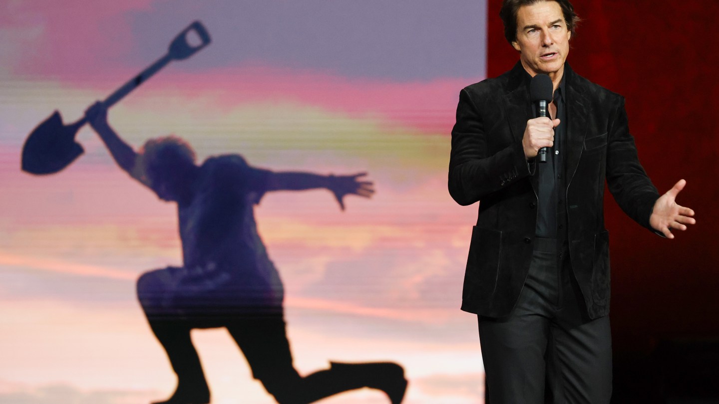 First Digger Trailer Shows an Unrecognizable Tom Cruise