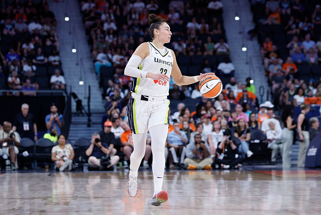 HARTFORD, CT - JULY 02: Jessica Shepard #32 of the Dallas Wings handles the ball during the WNBA game between Dallas Wings and Connecticut Sun on July 2, 2026, at PeoplesBank Arena in Hartford, CT. (Photo by M. Anthony Nesmith/Icon Sportswire via Getty Images)