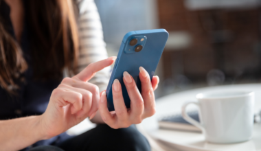iPhone button lets you stop people snooping on your phone