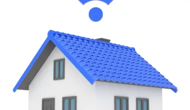 House-with-WiFi-broadband-symbol-above-123RF-60930318