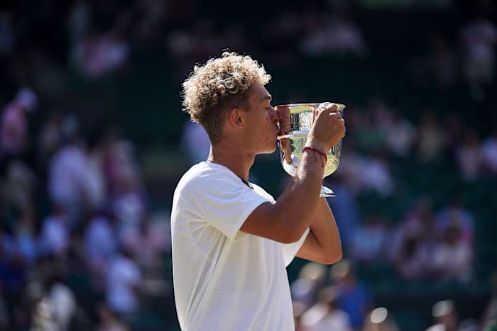 American 16-year-old Jordan Lee wins Wimbledon juniors tournament as a qualifier