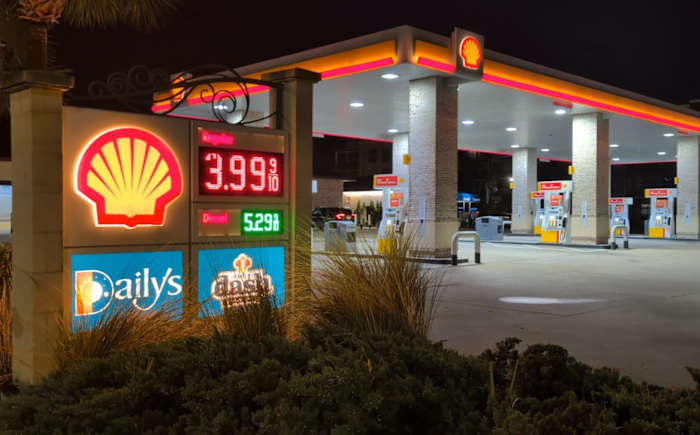 Florida gas prices jump 12 cents overnight as oil rises amid U.S.-Iran tensions