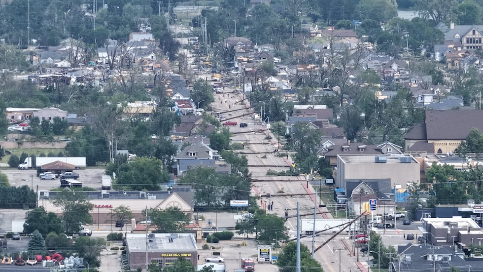 Menasha storm damage: Shelters open, residents urged to stay off roads