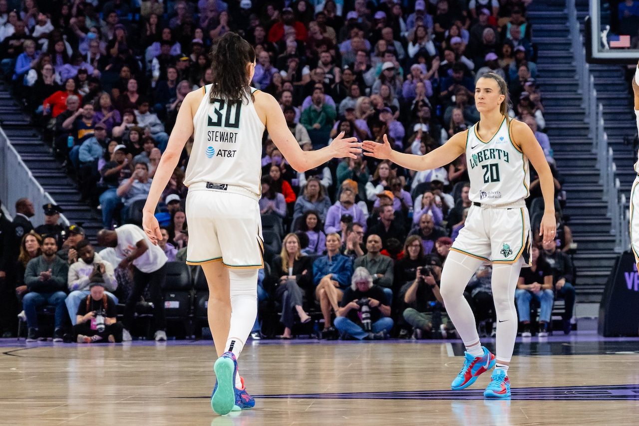WNBA: JUN 25 New York Liberty at Golden State Valkyries