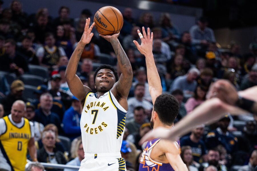 Bucks Agree To Two-Way Contract With Kam Jones