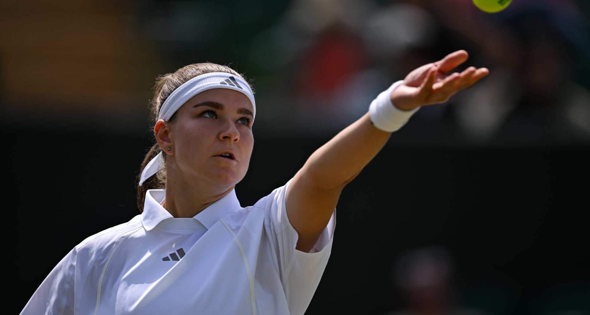 Muchova ousts Krejcikova, guarantees new Wimbledon champion
