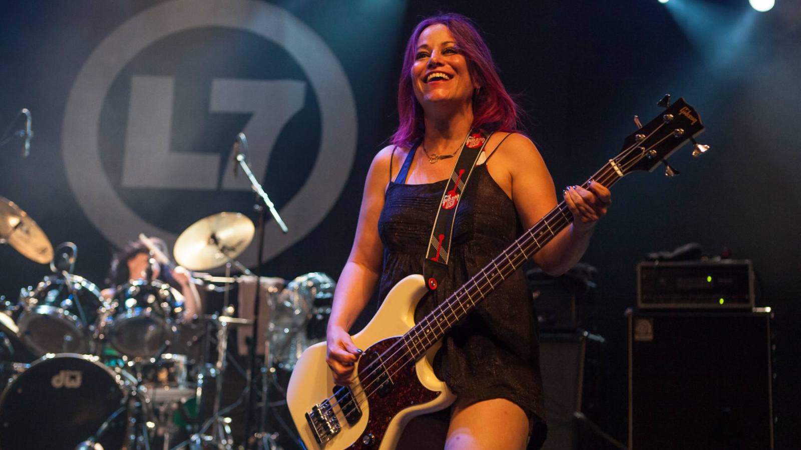 L7 Bassist Jennifer Finch Dead at 59