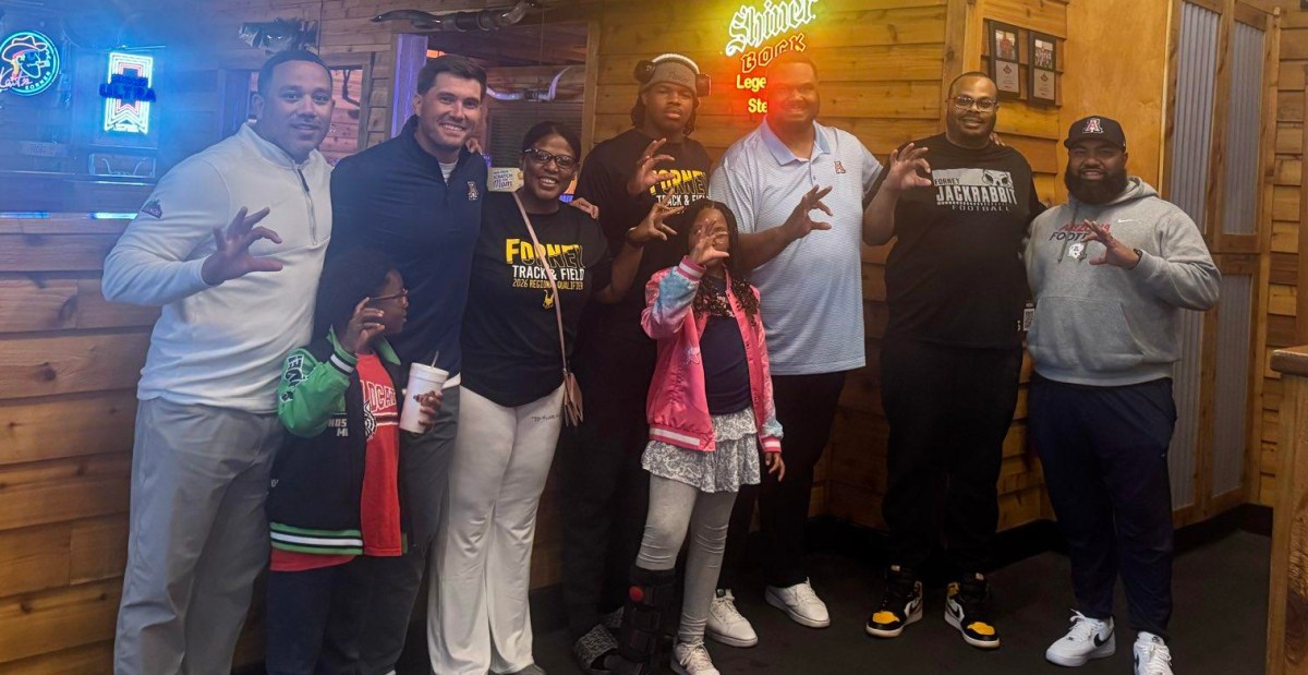 Arizona Wildcats football gets commitment from 3-star Texas OL Mason Joshua