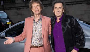 Mick Jagger and Ronnie Wood Perform ‘Ringing Hollow’ in London: Watch
