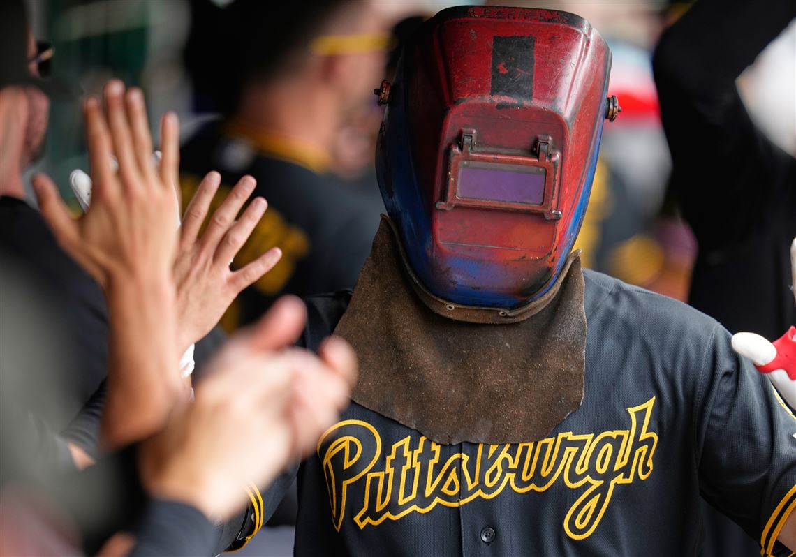 Jacob Gonzalez hits first home run with the Pirates in dominant win over the Guardians