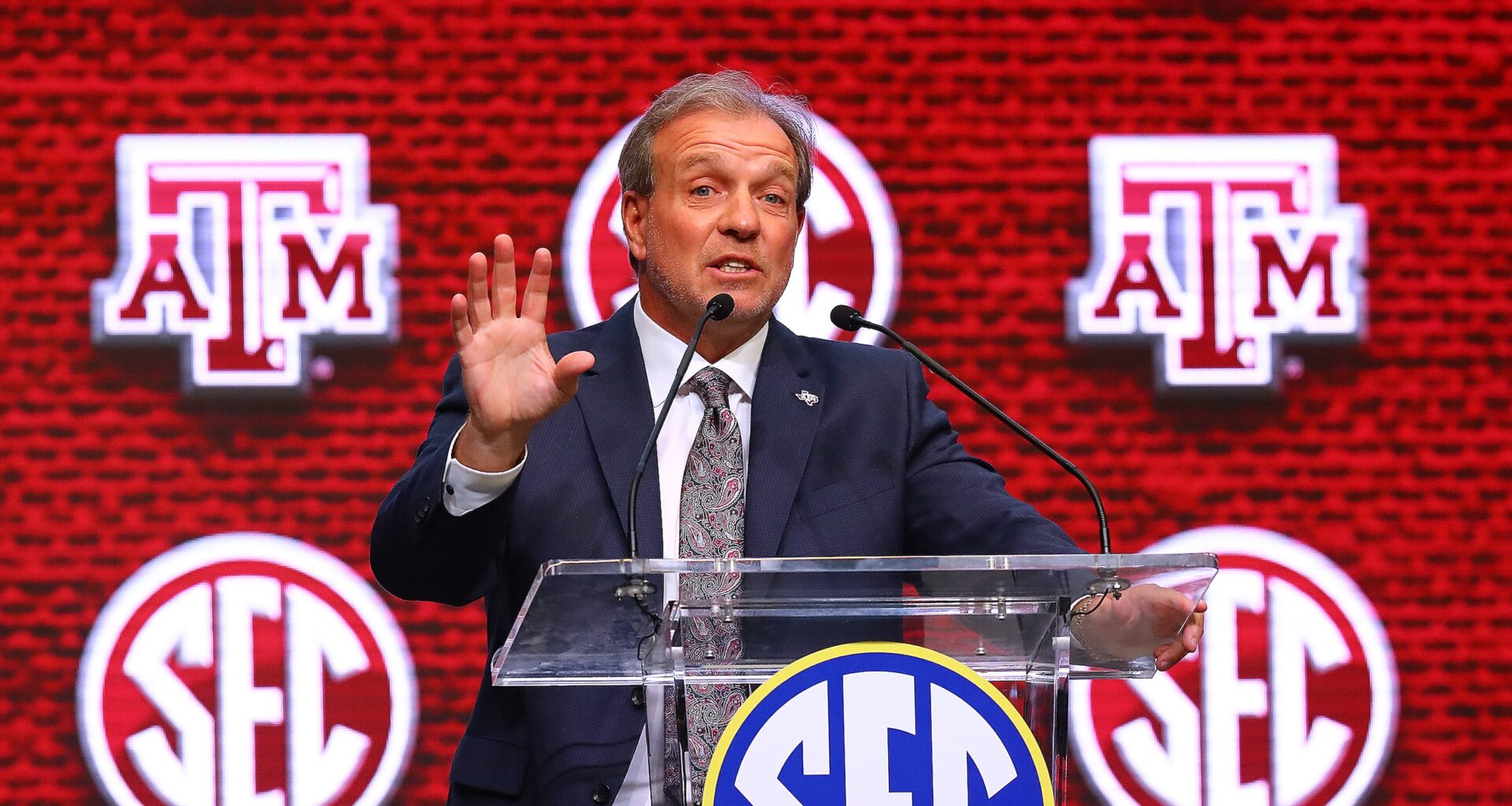 Jimbo Fisher gives major credit to AD Josh Brooks, Georgia football program