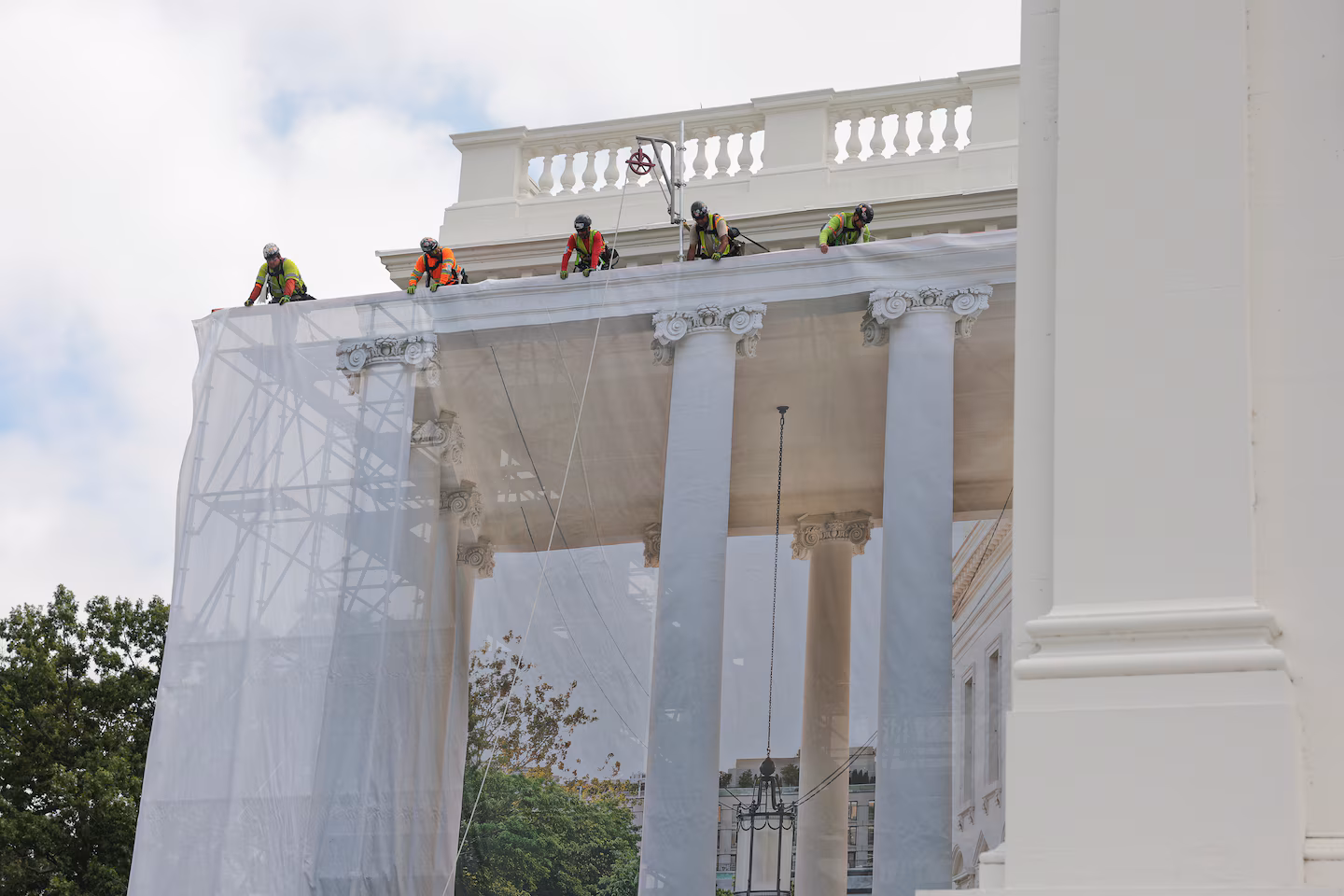 White House puts up scaffolding to work on columns