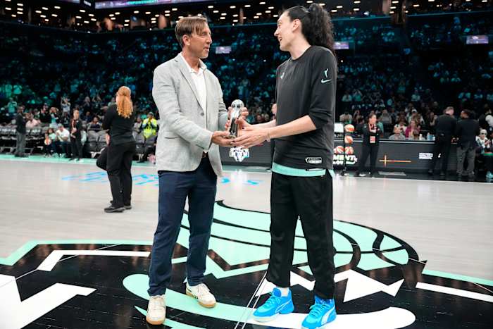 AP honors Breanna Stewart as one of the top women’s college players during the Top 25 poll era