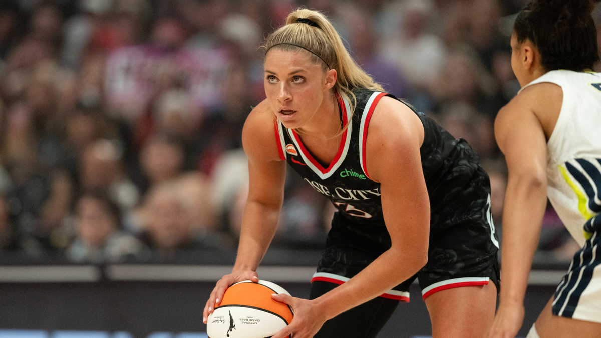 Fire Picking Up the Pieces After Sarah Ashlee Barker's 'Devastating' ACL Injury