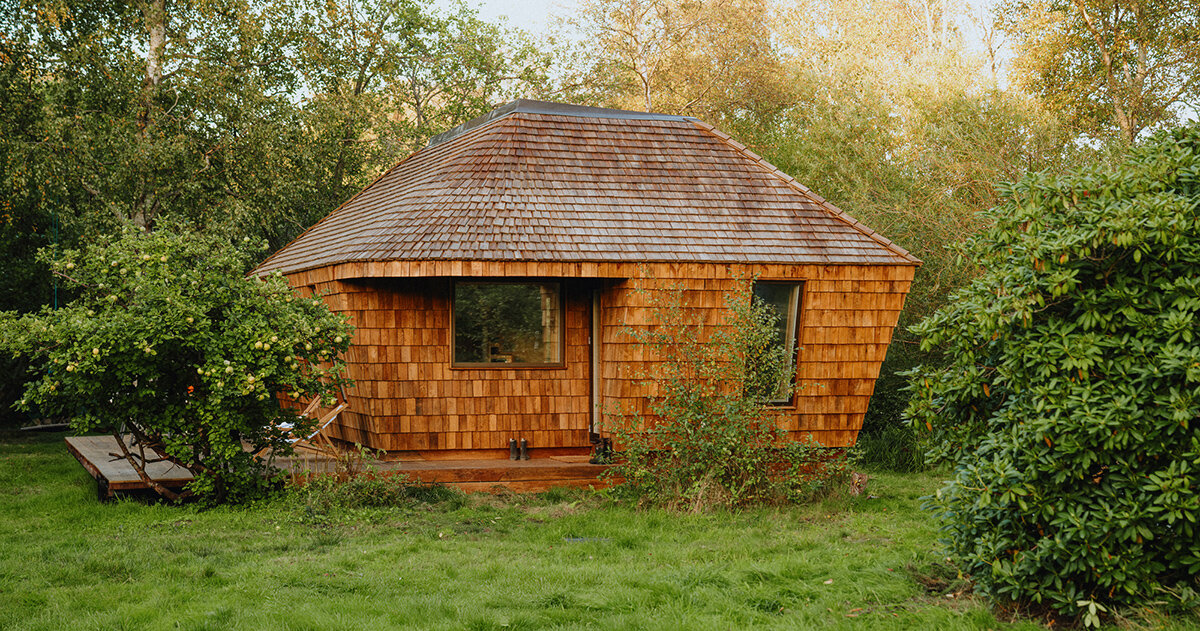 CNC-cut timber modules shape SAGA's summerhouse in denmark