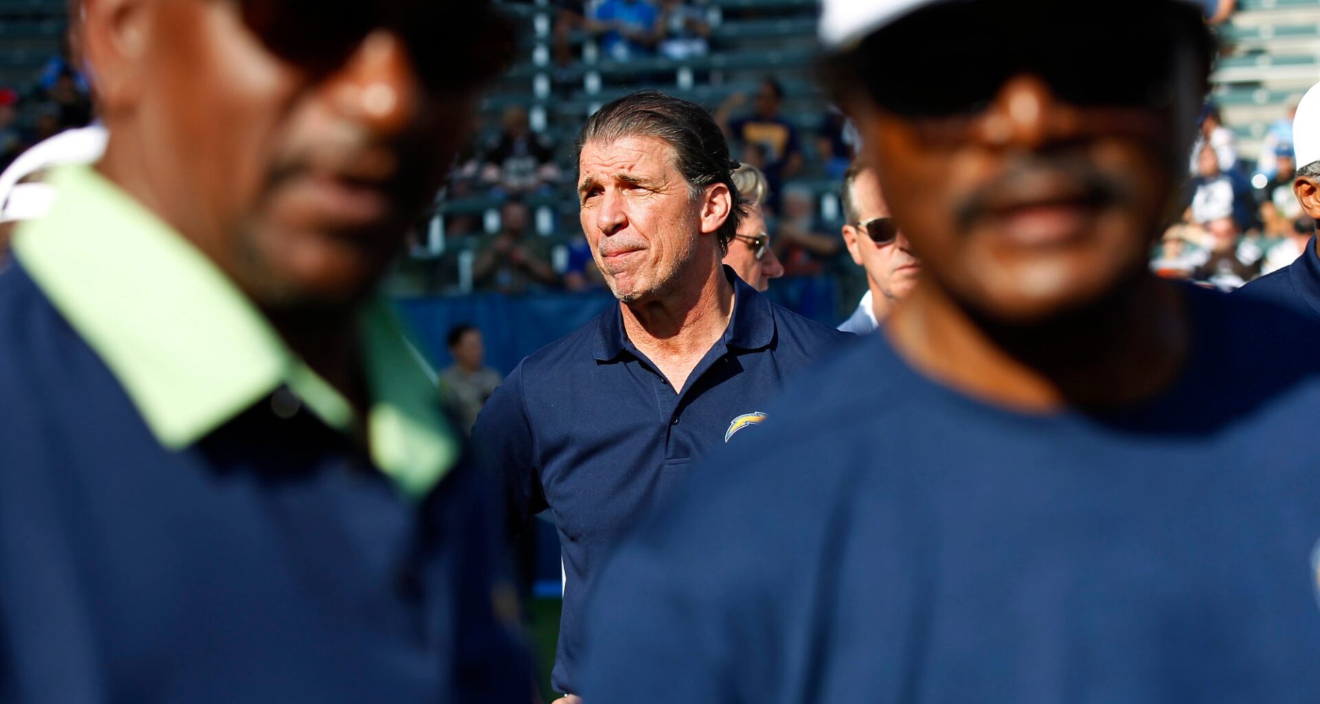 Former Chargers linebacker and San Diego media personality Billy Ray Smith dies at 64