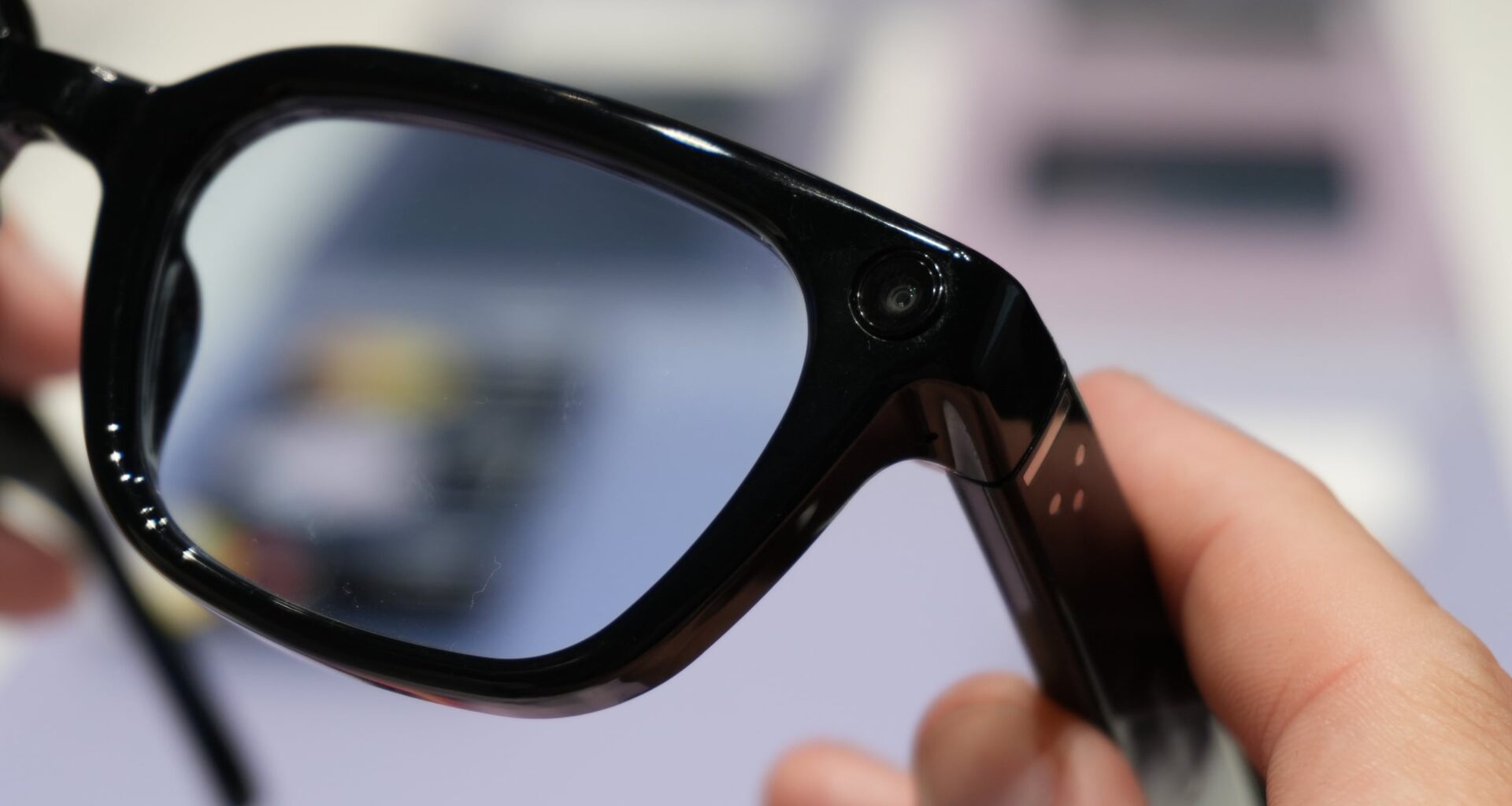 Samsung explains why its smart glasses will be better than Meta's