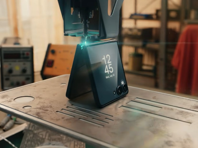 Samsung's new ad “explains” why Spider-Man uses a Galaxy Z Flip 8 in Brand New Day