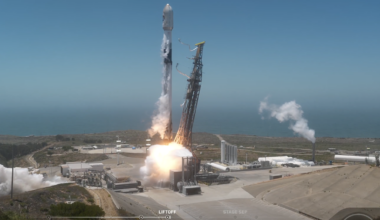 SpaceX launches 21 satellites for military data network 