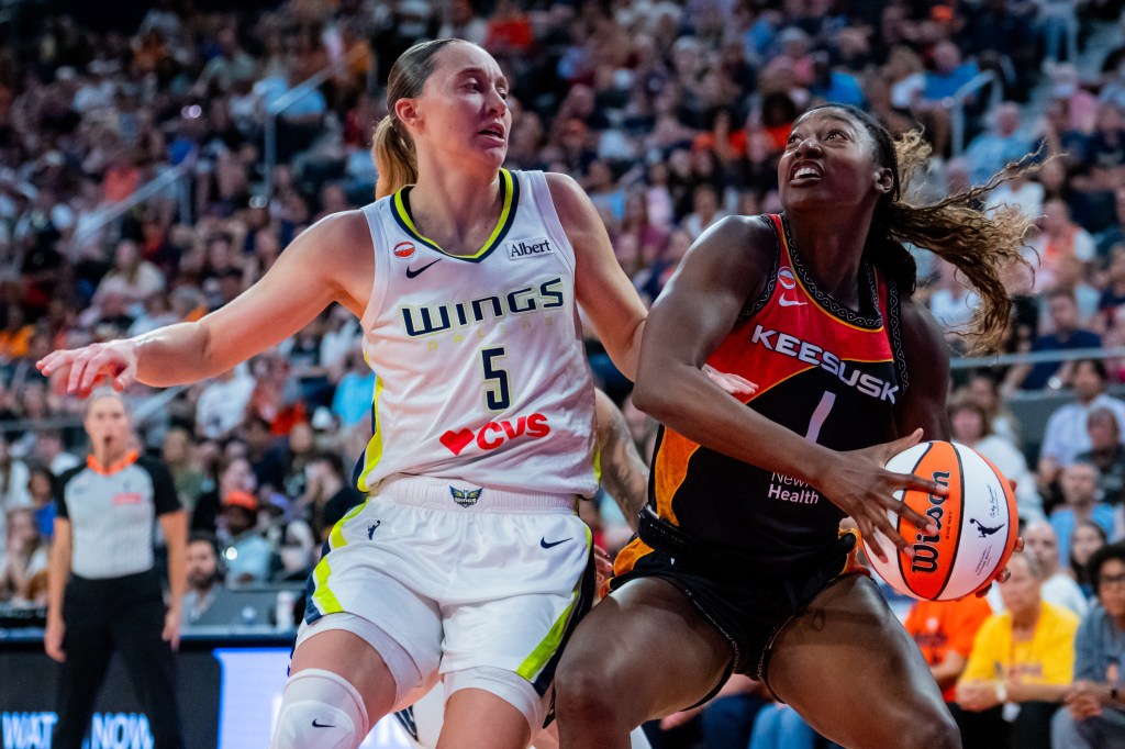 Dom Amore: Paige Bueckers' virtuoso performance shows all WNBA should be -- and might've been in CT