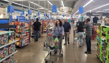 Sharp monthly drop in Nebraskans receiving public food aid sounds alarm for advocates