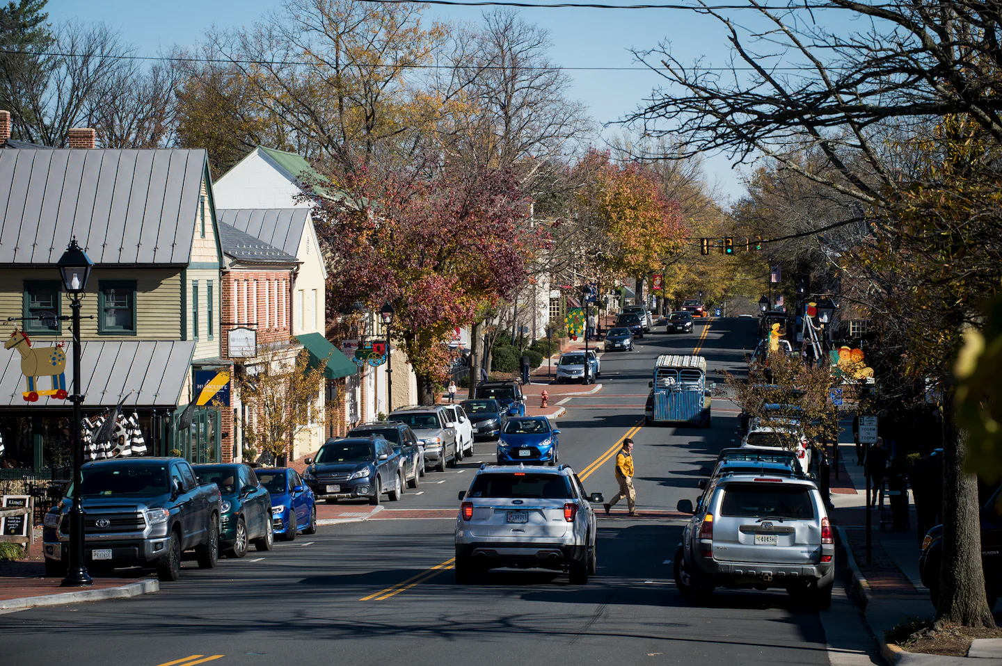 JD Vance is moving to a wealthy enclave outside D.C. Cue the gossip (and complaints). - The Washington Post