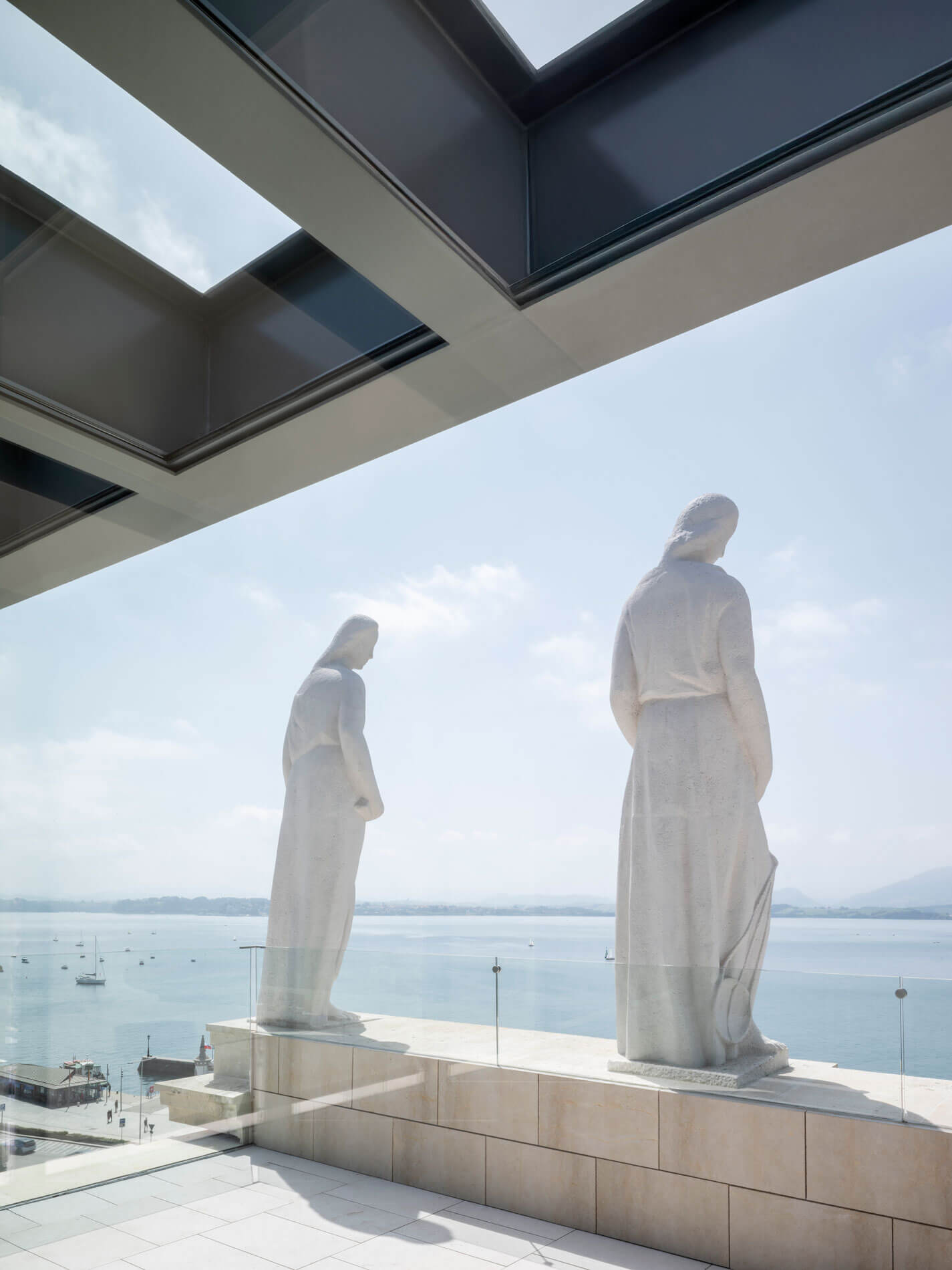 roof terrace with statues 