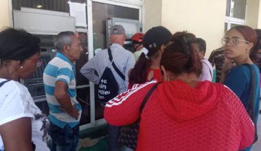 Cuba’s Cash Crisis: Better Money in Hand Than on a Card