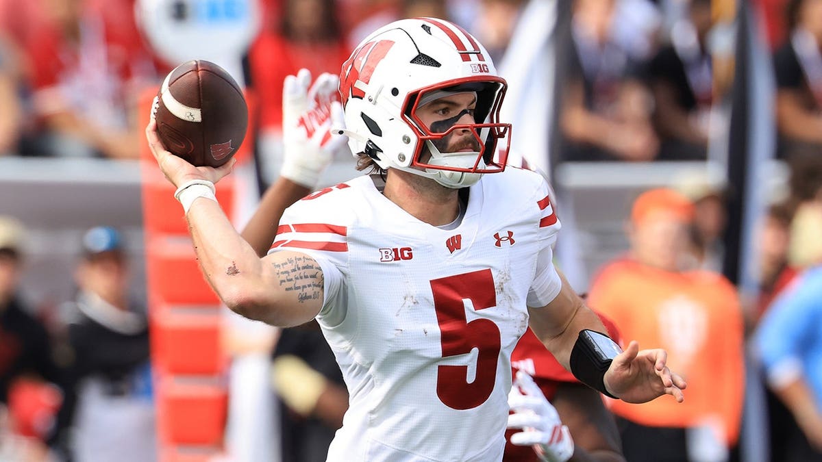Wisconsin QB Carter Smith