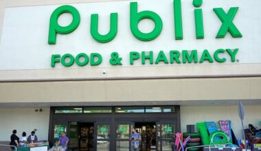 Publix recalls blueberries after multiple people reportedly became severely sick with E. coli. Here are the impacted states