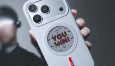 Xtrem Instant Custom Case: E-Ink smartphone case displays images without continuous power