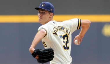 Pratt hits 1st career homer as Brewers beat Mets 8-3 in Peralta's return to Milwaukee