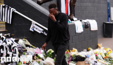 Newcastle fan tributes to former player and manager Kevin Keegan - BBC