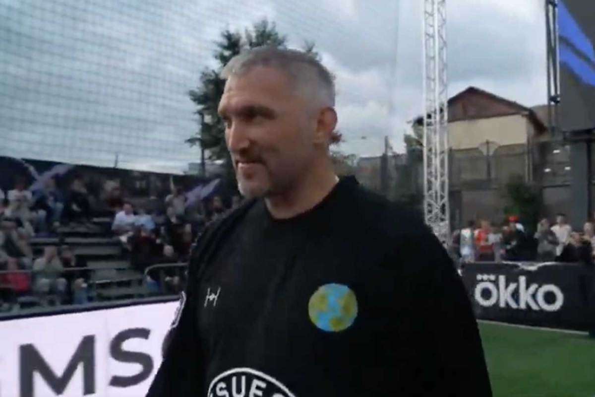 Alex Ovechkin plays soccer again at Russia’s Street Cup, drills opponent with powerful shot