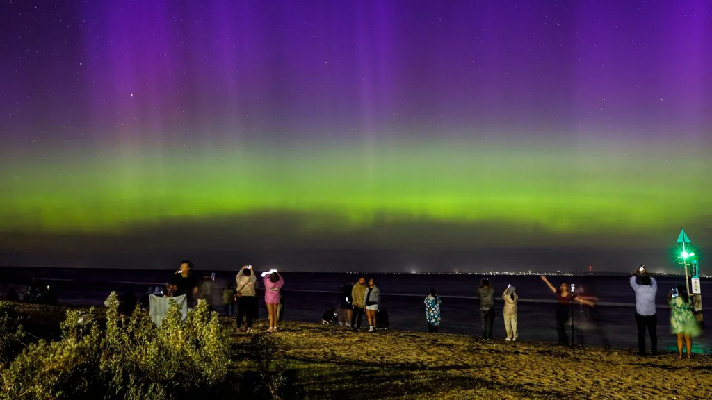 The January 2026 aurora australis lighting up tasmania 