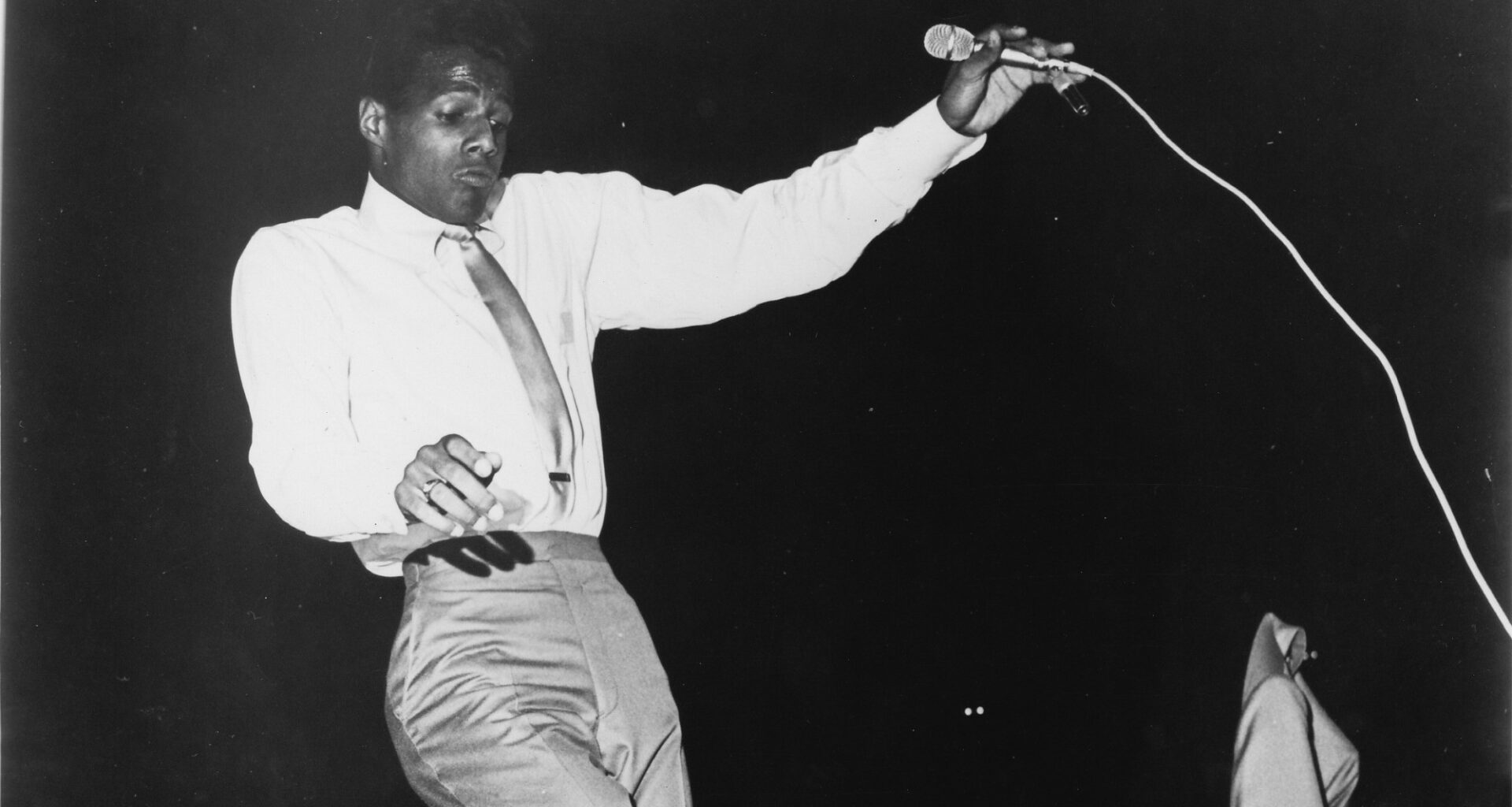 3 Hit Songs From 1964 That Don’t Make Much Sense, but We Still Love Them Anyway