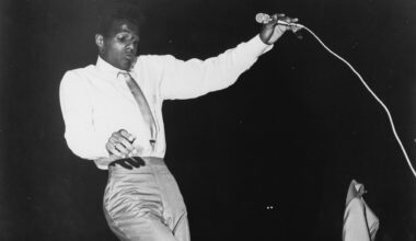 3 Hit Songs From 1964 That Don’t Make Much Sense, but We Still Love Them Anyway