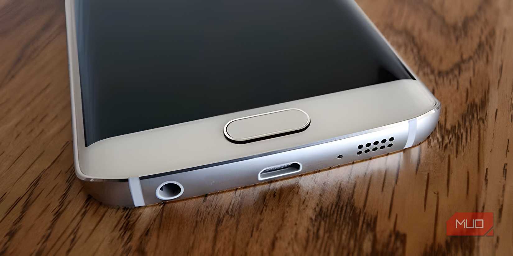 Bottom panel of S6 Edge on a wooden table