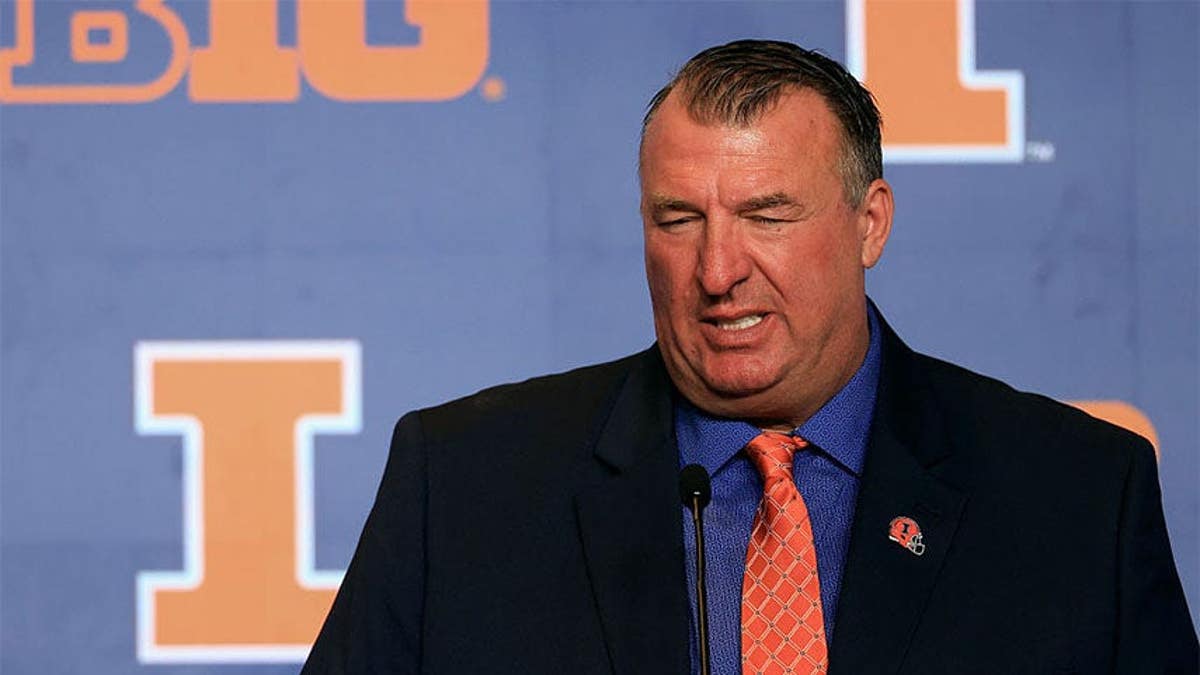 Head coach Bret Bielema of Illinois