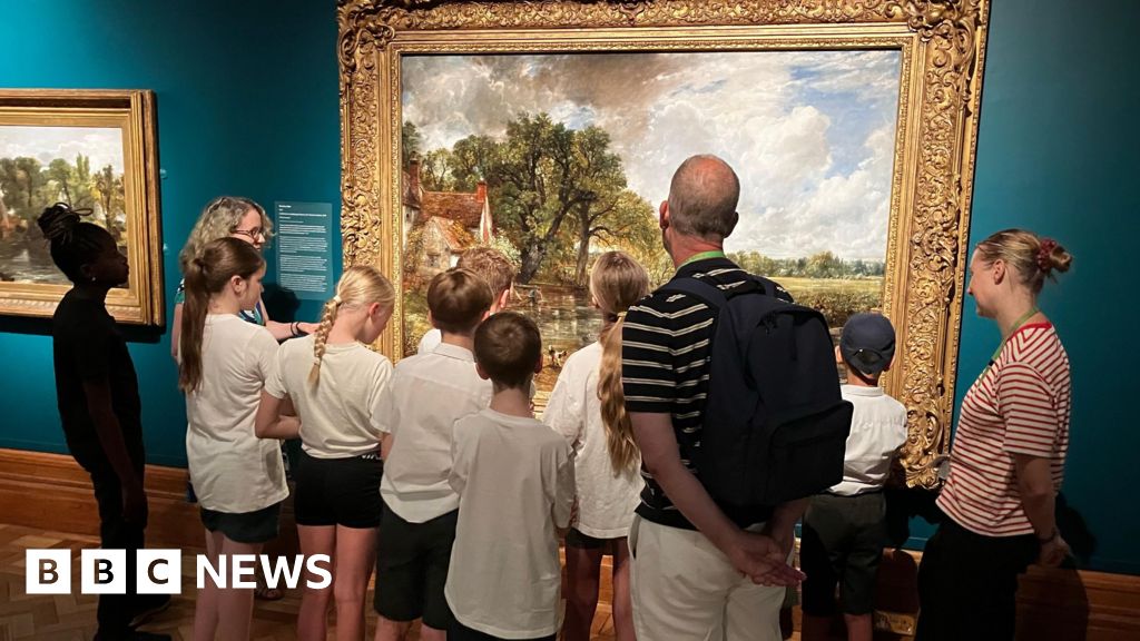 The Hay Wain arrives in Suffolk for first time in history - BBC