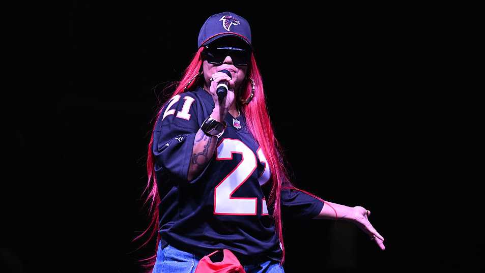 Grammy-nominated R&B singer Nivea announces leukemia diagnosis
