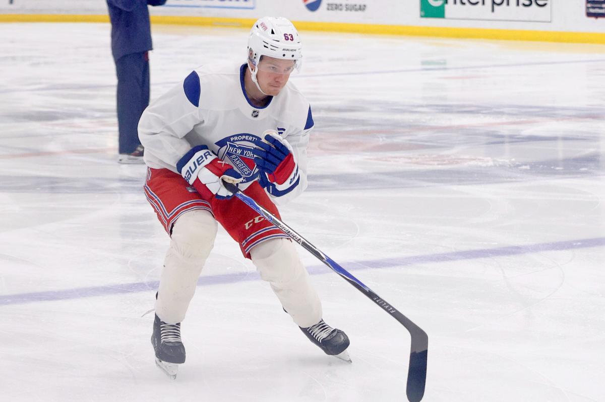Albert Smits' Rangers odyssey begins with first NHL contract