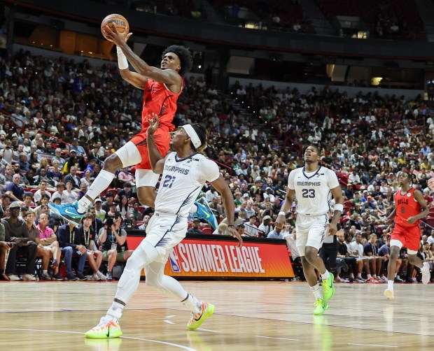 Bulls guard Jaylin Sellers drives to the basket against the Grizzlies' Jahmai Mashack in the first half of an NBA Summer League game July 10, 2026, at the Thomas & Mack Center in Las Vegas. (Ethan Miller/Getty Images)