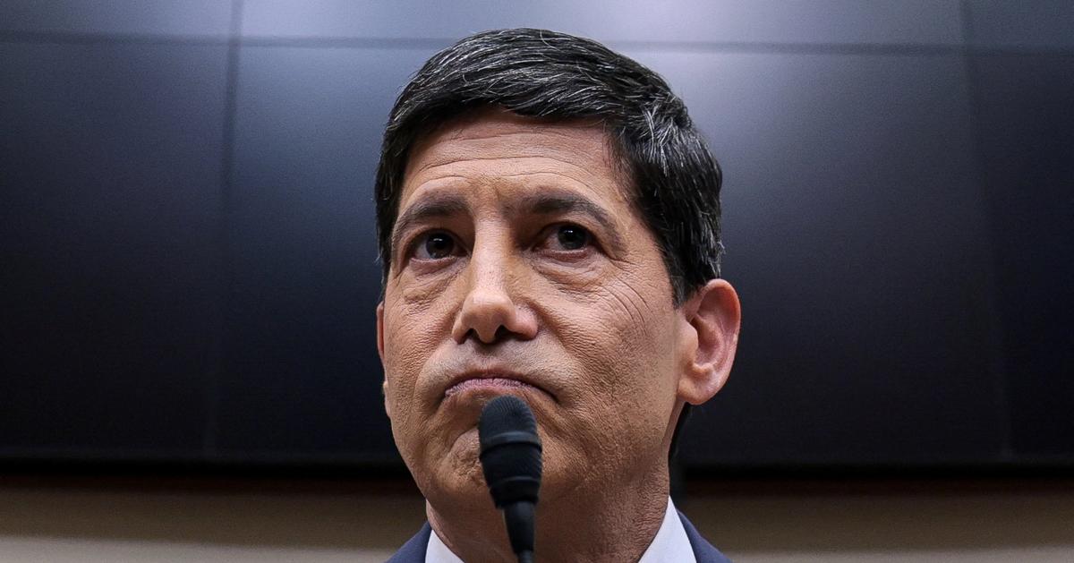 Fed Chair Warsh condemns inflation while dodging on hikes