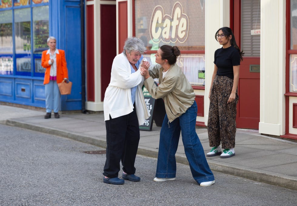 Debbie Webster, Sadie Sienna, Coronation Street debbie webster, sadie sienna, coronation street