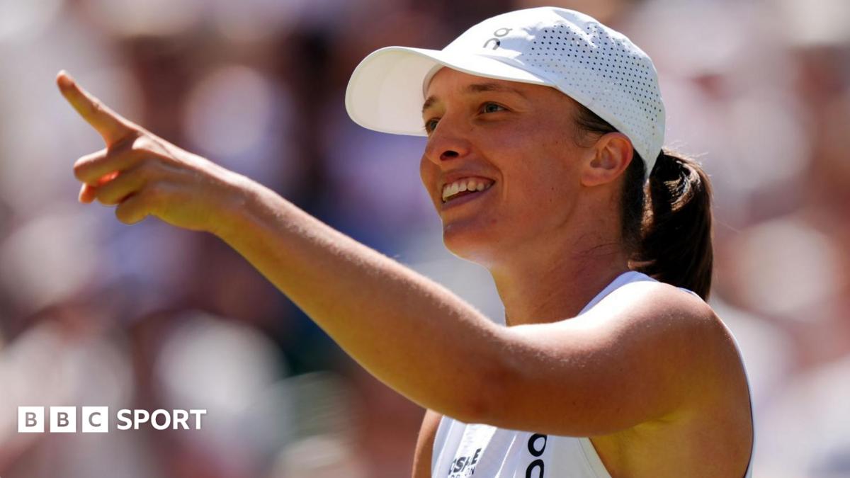 Iga Swiatek celebrates winning her second-round match against Karolina Pliskova