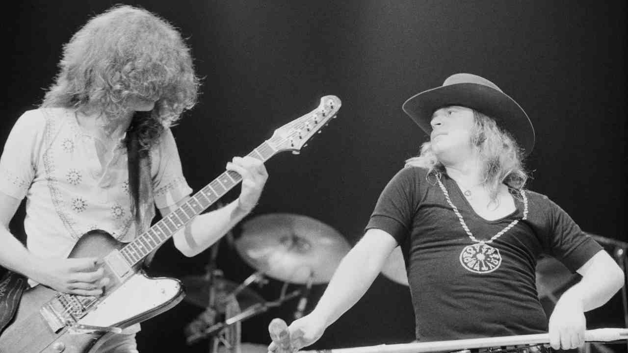 Lynyrd Skynyrd&rsquo;s Allen Collins and Ronnie Van Zant in 1975