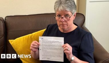 Ongoing civil service pension fiasco 'hopeless' - BBC