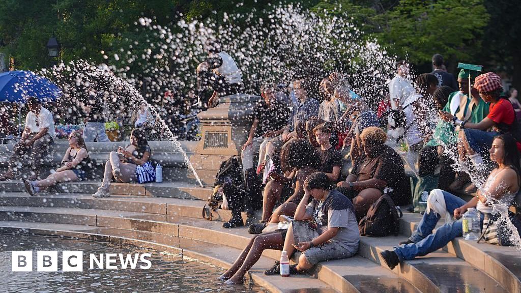 Dangerous heatwave to hit US ahead of holiday weekend - BBC
